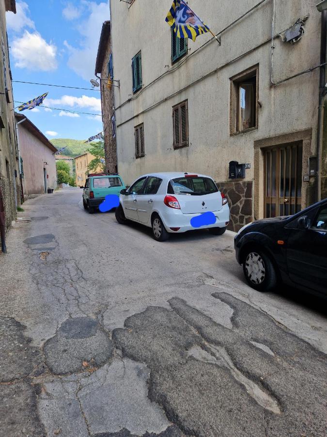 appartamento con due camere matrimoniali nel centro di roccatederighi Esterno foto
