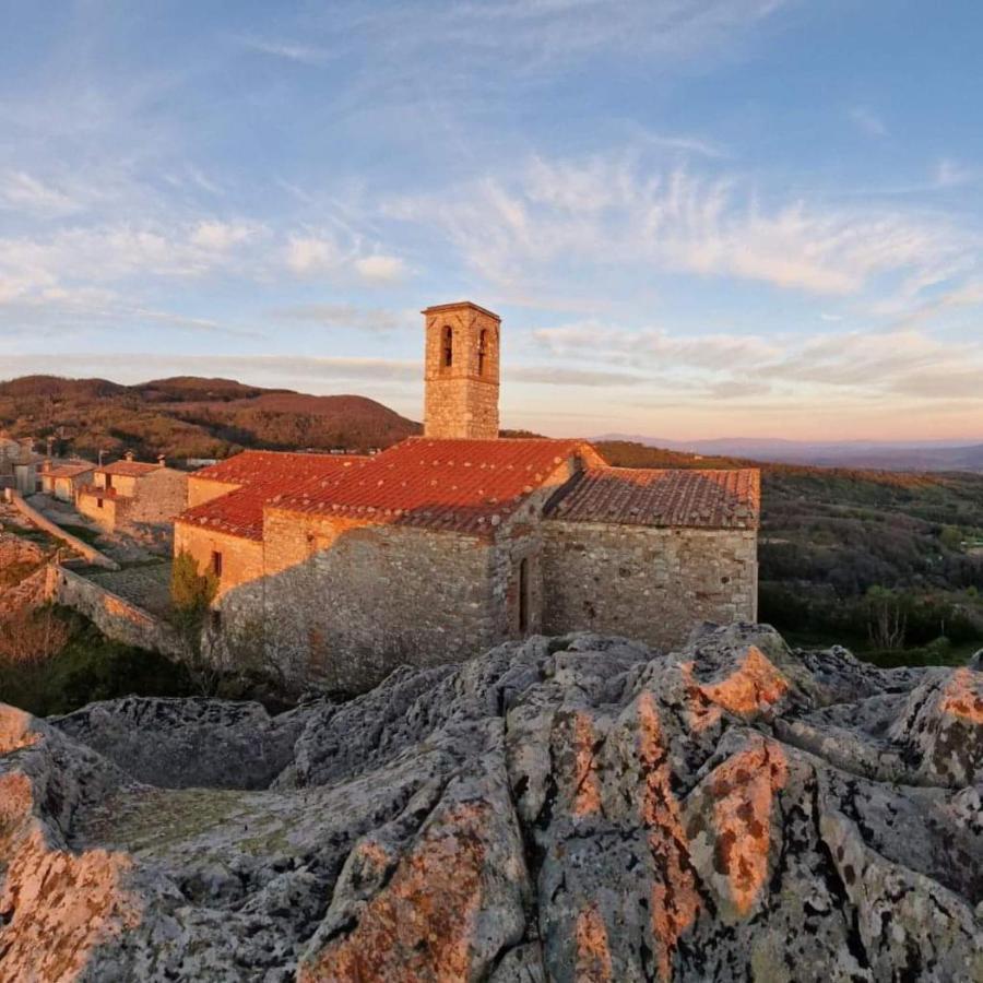 appartamento con due camere matrimoniali nel centro di roccatederighi Esterno foto
